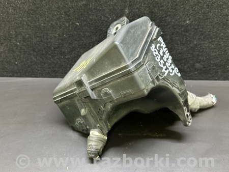ФОТО Блок предохранителей для Toyota Prius Plus (11-14) Киев