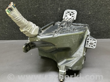 ФОТО Блок предохранителей для Toyota Prius Plus (11-14) Киев