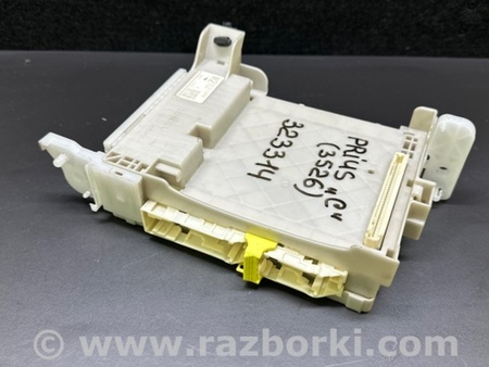 ФОТО Блок предохранителей салон для Toyota Prius Plus (11-14) Киев