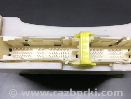 ФОТО Блок предохранителей салон для Toyota Prius Plus (11-14) Киев