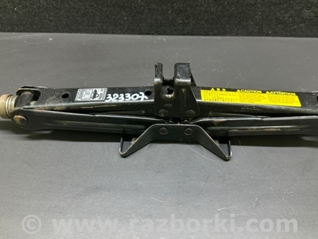 ФОТО Домкрат для Toyota Prius Plus (11-14) Киев