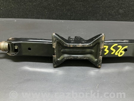 ФОТО Домкрат для Toyota Prius Plus (11-14) Киев