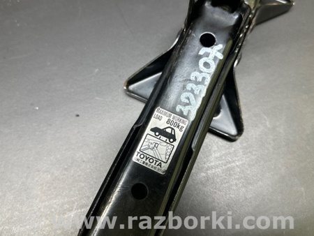 ФОТО Домкрат для Toyota Prius Plus (11-14) Киев
