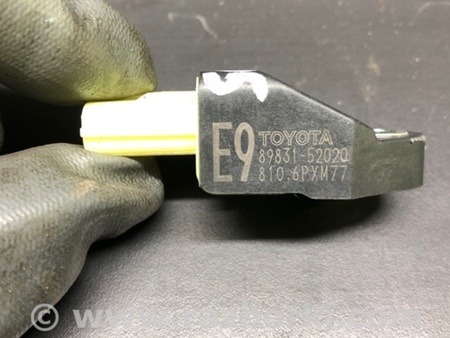 ФОТО Датчик удара для Toyota Prius Plus (11-14) Киев