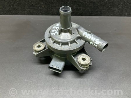 ФОТО Помпа инвертора для Toyota Prius Plus (11-14) Киев