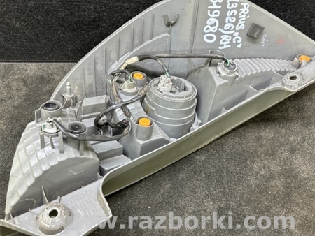 ФОТО Фонарь задний наружный для Toyota Prius Plus (11-14) Киев