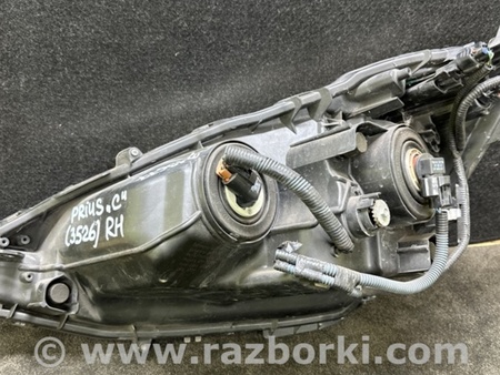 ФОТО Фара для Toyota Prius Plus (11-14) Киев