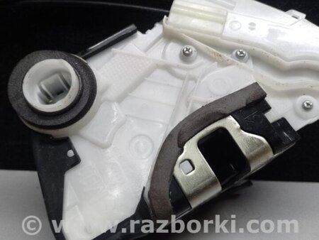 ФОТО Замок двери для Toyota Prius 30 (09-17) Киев