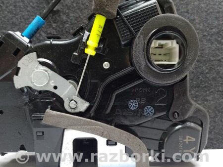 ФОТО Замок двери для Toyota Prius Plus (11-14) Киев