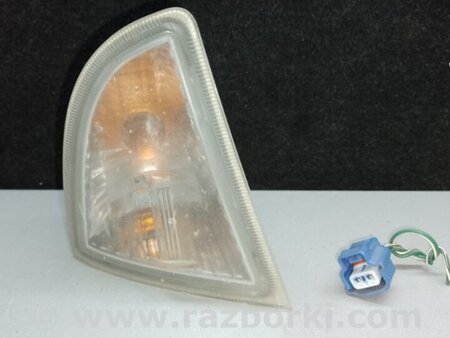 ФОТО Указатель поворота для Toyota Prius Plus (11-14) Киев