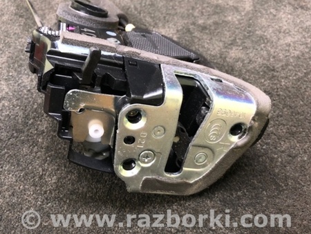ФОТО Замок двери для Toyota Prius Plus (11-14) Киев