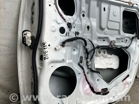 ФОТО Дверь для Toyota Prius Plus (11-14) Киев