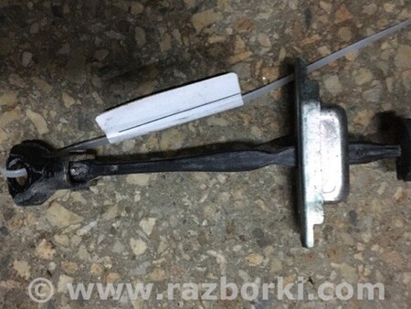 ФОТО Ограничитель двери для Toyota Prius Plus (11-14) Киев