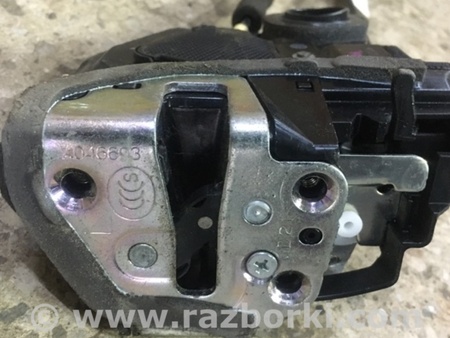 ФОТО Замок двери для Toyota Prius Plus (11-14) Киев