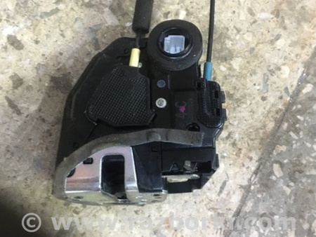 ФОТО Замок двери для Toyota Prius Plus (11-14) Киев