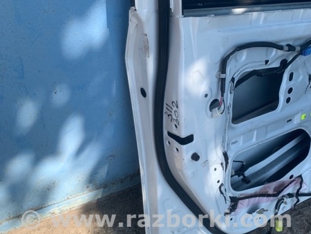 ФОТО Дверь для Toyota Prius Plus (11-14) Киев