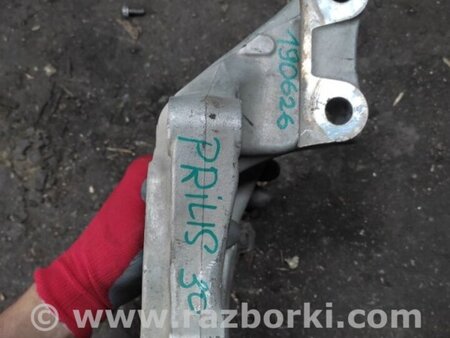 ФОТО Кулак поворотный для Toyota Prius 30 (09-17) Киев