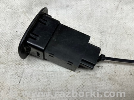 ФОТО Кнопка открывания багажника внутренняя для Mitsubishi Outlander GF (2012-) Киев