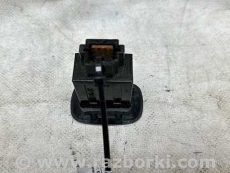 ФОТО Кнопка открывания багажника внутренняя для Mitsubishi Outlander GF (2012-) Киев