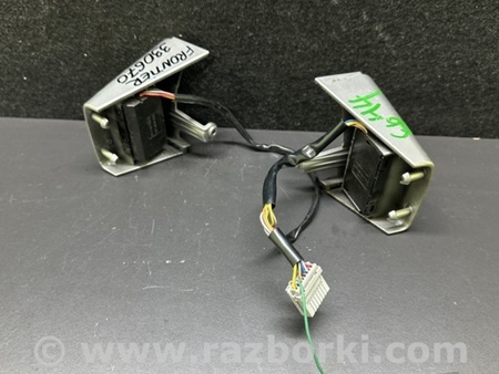 ФОТО Кнопки руля для Nissan Frontier D40 (04-21) Киев