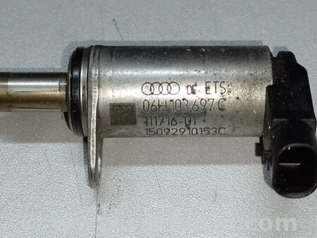 ФОТО Клапан изменения фаз ГРМ для Audi (Ауди) Q5 8R (04.2008-03.2017) Киев