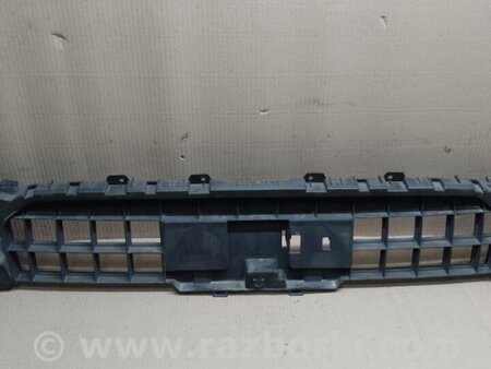 ФОТО Кронштейн решетки радиатора для Audi (Ауди) Q5 8R (04.2008-03.2017) Киев