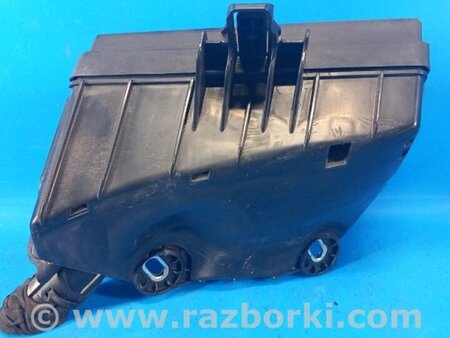 ФОТО Блок предохранителей салон для Audi (Ауди) A3 8V1, 8VA, 8V7, 8VS (03.2012-...) Киев