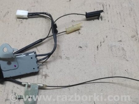 ФОТО Усилитель антенны для Toyota Camry 50 XV55 (04.2014-07.2018)  Киев