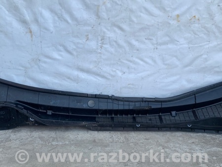 ФОТО Пластик под лобовое стекло (Жабо) для Toyota Sienna (11-16) Киев