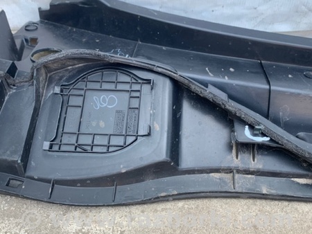 ФОТО Пластик под лобовое стекло (Жабо) для Toyota Sienna (11-16) Киев