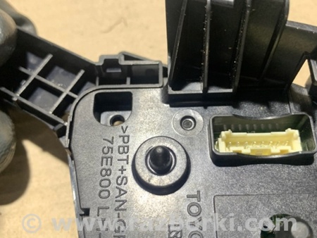 ФОТО Кнопки руля для Toyota Sienna (11-16) Киев