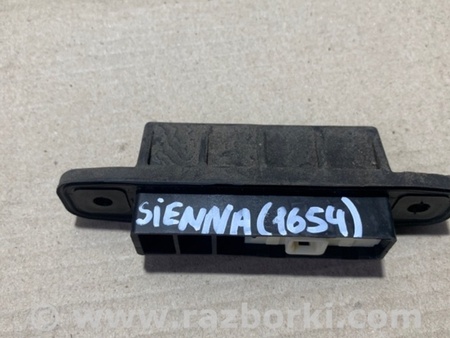 ФОТО Кнопка открывания багажника наружная для Toyota Sienna (11-16) Киев