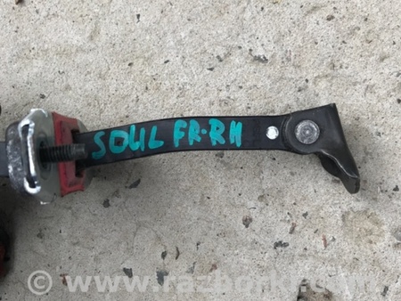 ФОТО Ограничитель двери для KIA SOUL PS Киев