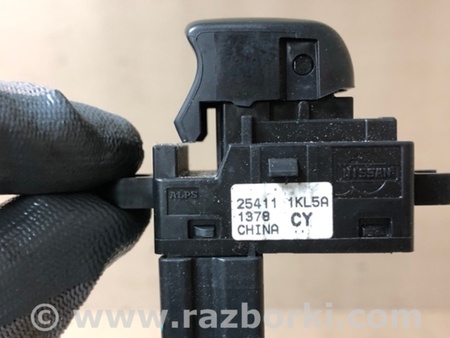 ФОТО Кнопка стеклоподьемника для Nissan Sentra B17 Киев