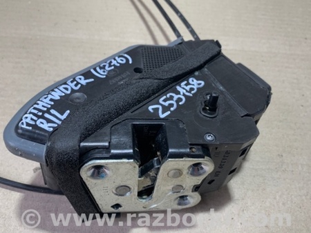 ФОТО Замок двери для Nissan Pathfinder R52 Киев