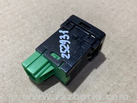 ФОТО Кнопка открывания багажника внутренняя для Nissan Pathfinder R52 Киев