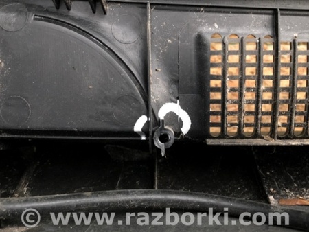 ФОТО Пластик под лобовое стекло (Жабо) для KIA Sedona (14-18) Киев
