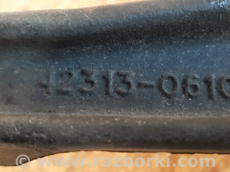 ФОТО Цапфа для Toyota Camry 30 XV30 (09.2001-03.2006) Киев