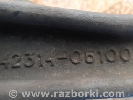 ФОТО Цапфа для Toyota Camry 30 XV30 (09.2001-03.2006) Киев