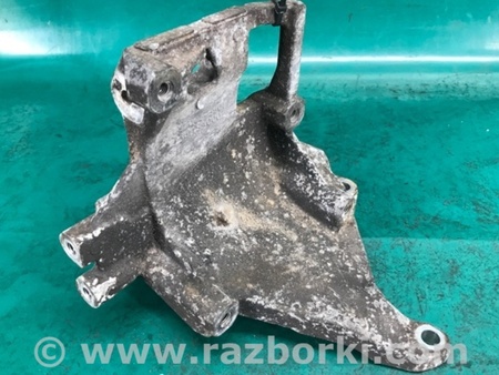 ФОТО Кронштейн компрессора кондиционера для Subaru Forester SG Киев