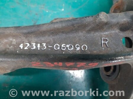 ФОТО Цапфа для Toyota Camry 30 XV30 (09.2001-03.2006) Киев