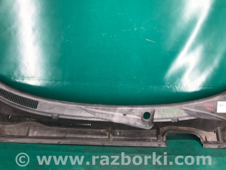 ФОТО Пластик под лобовое стекло (Жабо) для Toyota RAV-4 (05-12) Киев