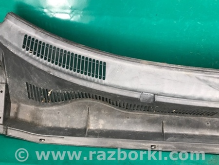 ФОТО Пластик под лобовое стекло (Жабо) для Toyota RAV-4 (05-12) Киев