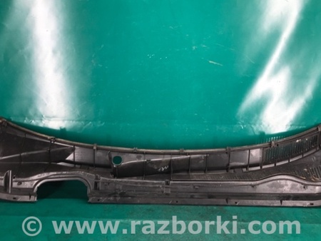 ФОТО Пластик под лобовое стекло (Жабо) для Toyota RAV-4 (05-12) Киев