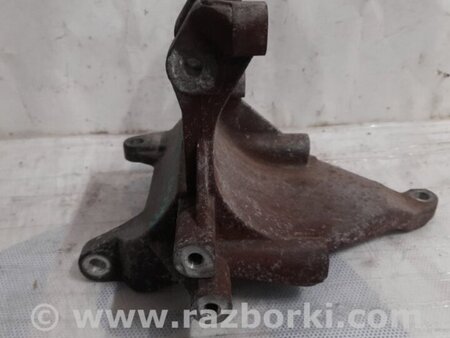 ФОТО Кронштейн компрессора кондиционера для Subaru Forester SG Киев