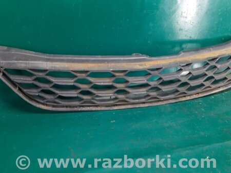 ФОТО Решетка переднего бампера для Toyota Matrix (08-14) Киев