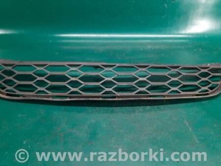 ФОТО Решетка переднего бампера для Toyota Matrix (08-14) Киев