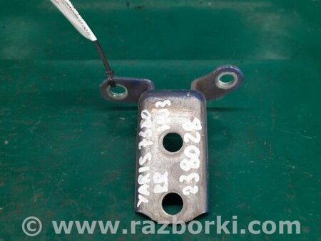 ФОТО Петля двери нижняя для Toyota Yaris (05-11) Киев