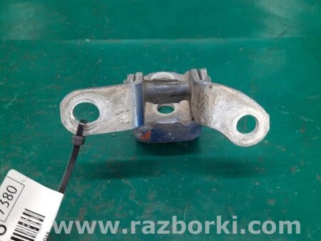 ФОТО Петля двери нижняя для Toyota Yaris (05-11) Киев