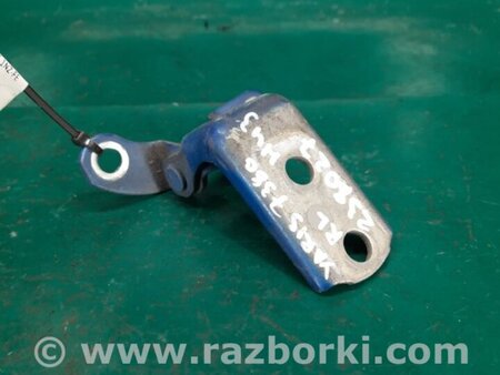 ФОТО Петля двери нижняя для Toyota Yaris (05-11) Киев